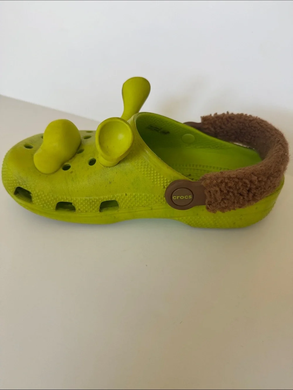 CROCS x DreamWorks Shrek Lime Green Fleece-Lined Clogs Youth Size 3
